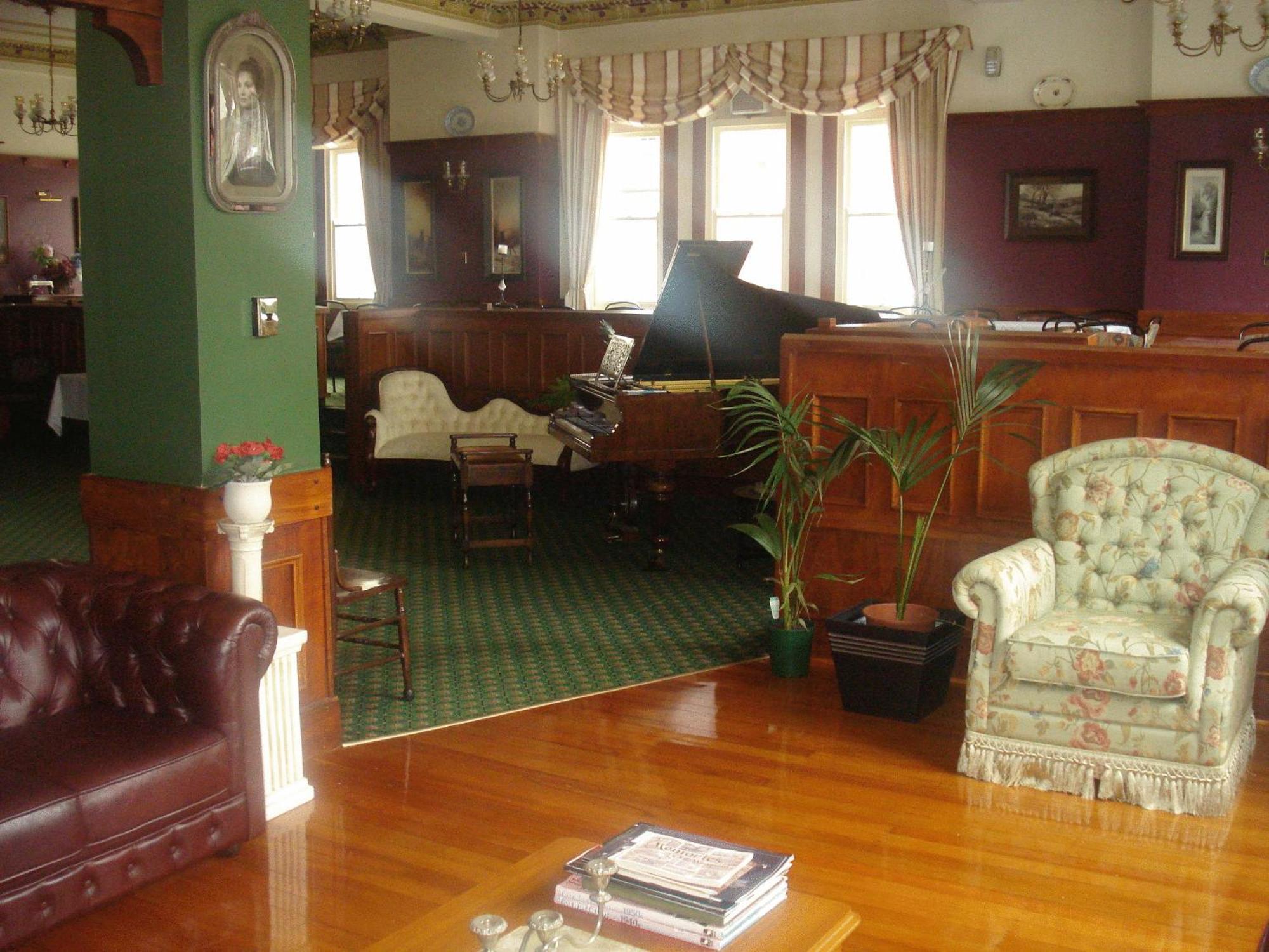 The Grand Hotel Wanganui Whanganui Extérieur photo